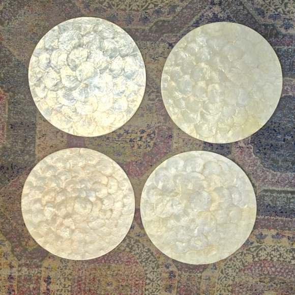 Crate & Barrel Capiz Shell Placemats Round Set 4 Beach Coastal Holiday Elegan - Picture 1 of 5